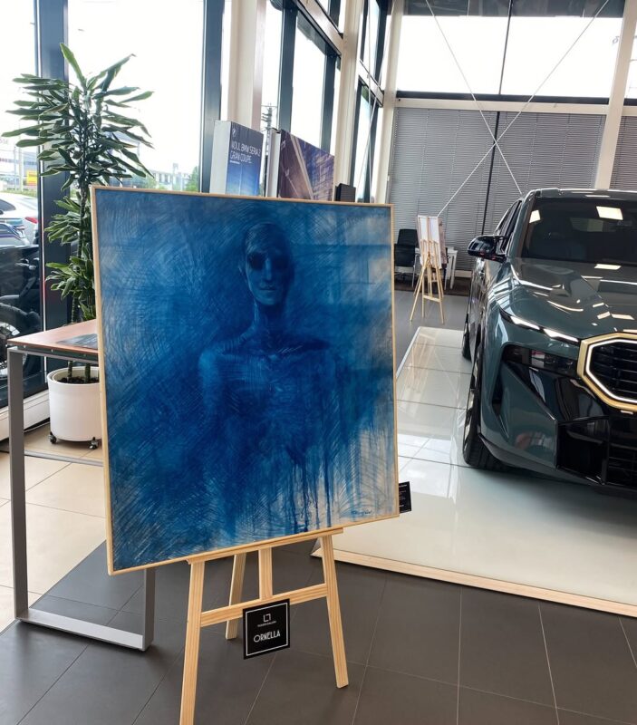 ✨ Art&Hybrid – acolo unde arta întâlnește eleganța în mișcare.Showroomul BMW Automobile Bavaria (6)